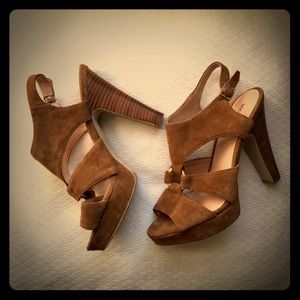 Sexy Sole Society “Evelyn” stacked wooden heels 👠